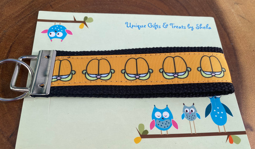 Lasagna Eating Cat; Cartoon Cat Keychain; Keyfob