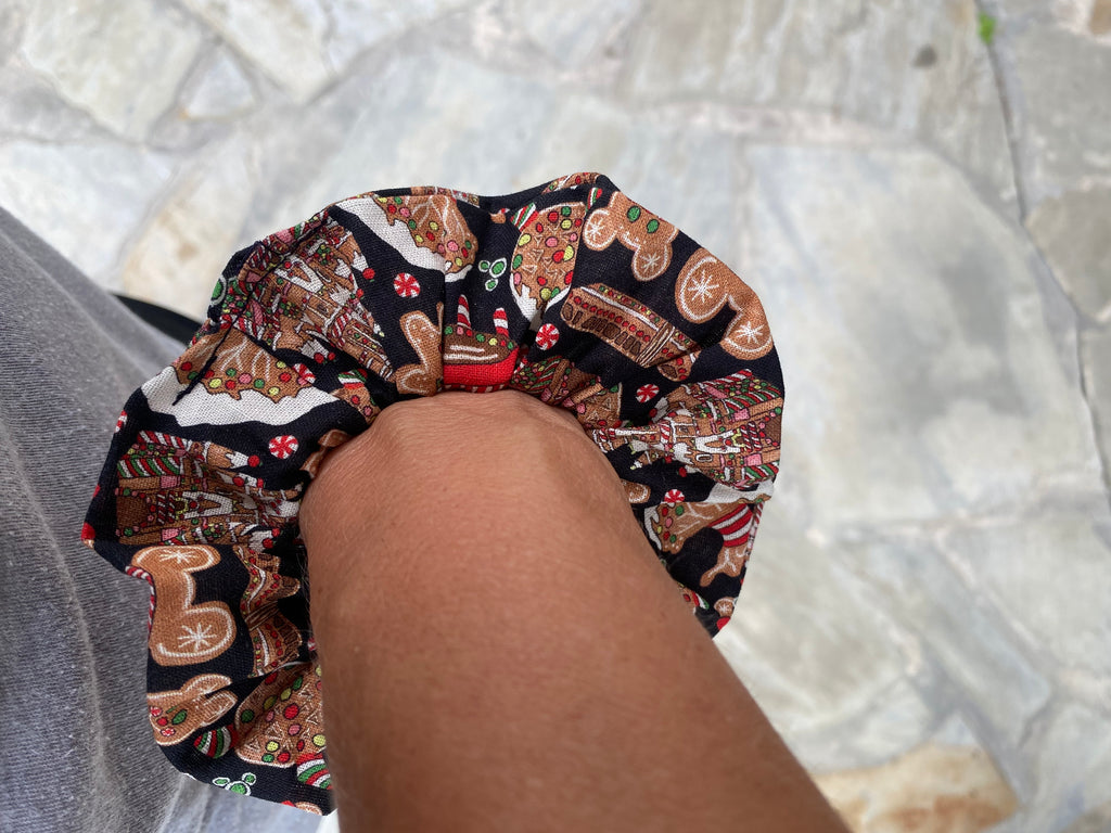 Disney Christmas; Gingerbread House Scrunchie