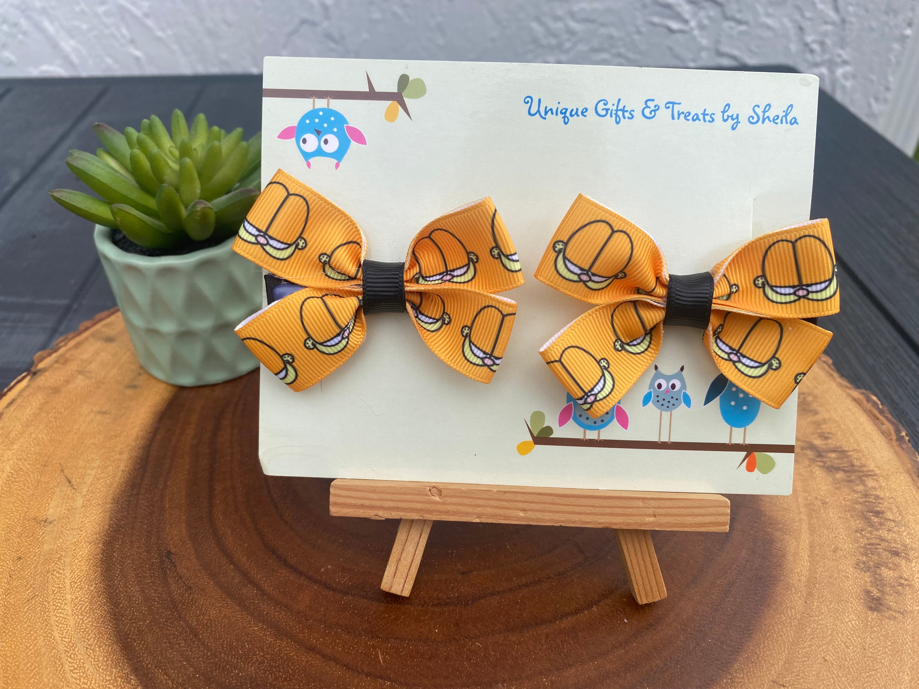 1980’s Orange Lasagna Eating Cat Hairbows