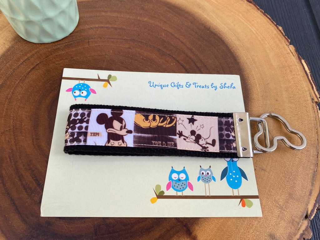 Retro Mickey Keychain;Keyfob