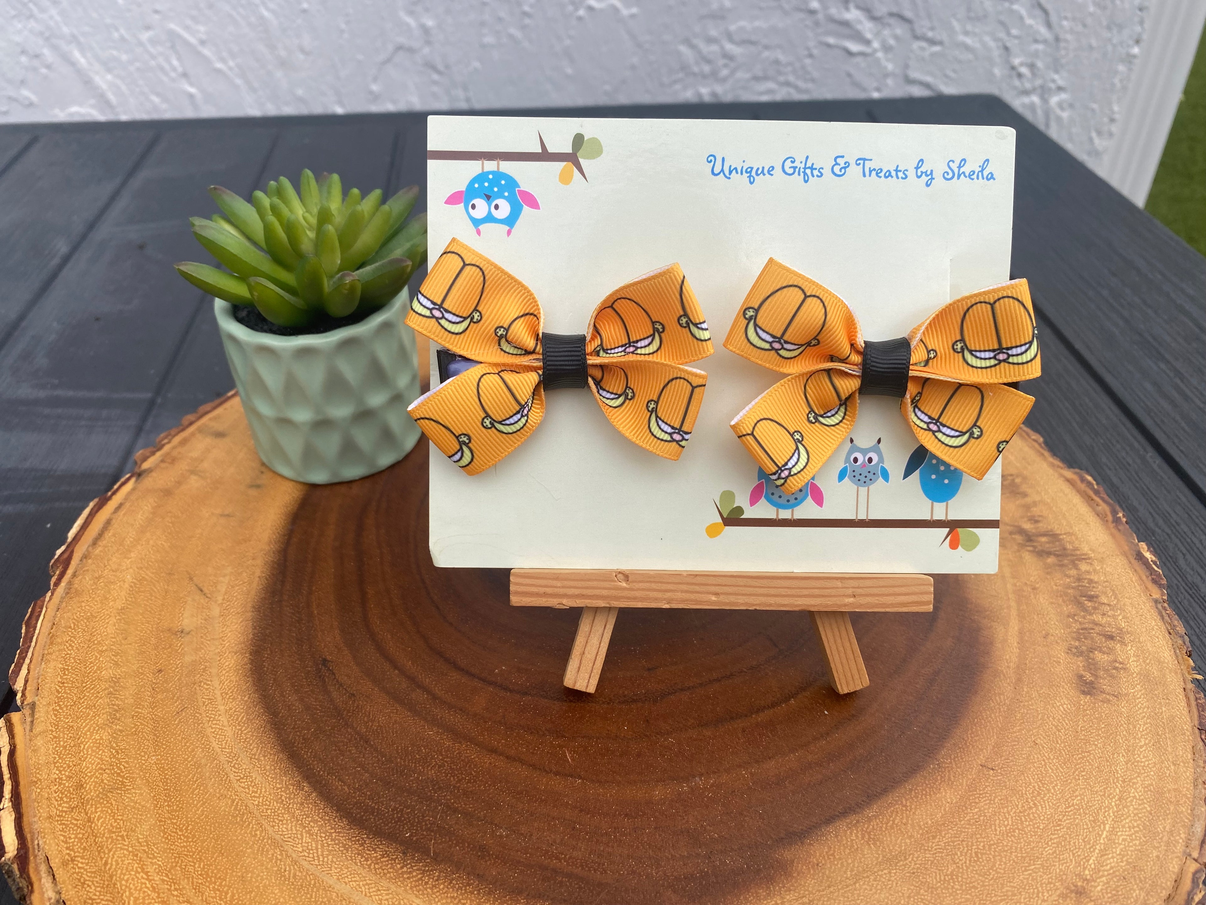 1980’s Orange Lasagna Eating Cat Hairbows
