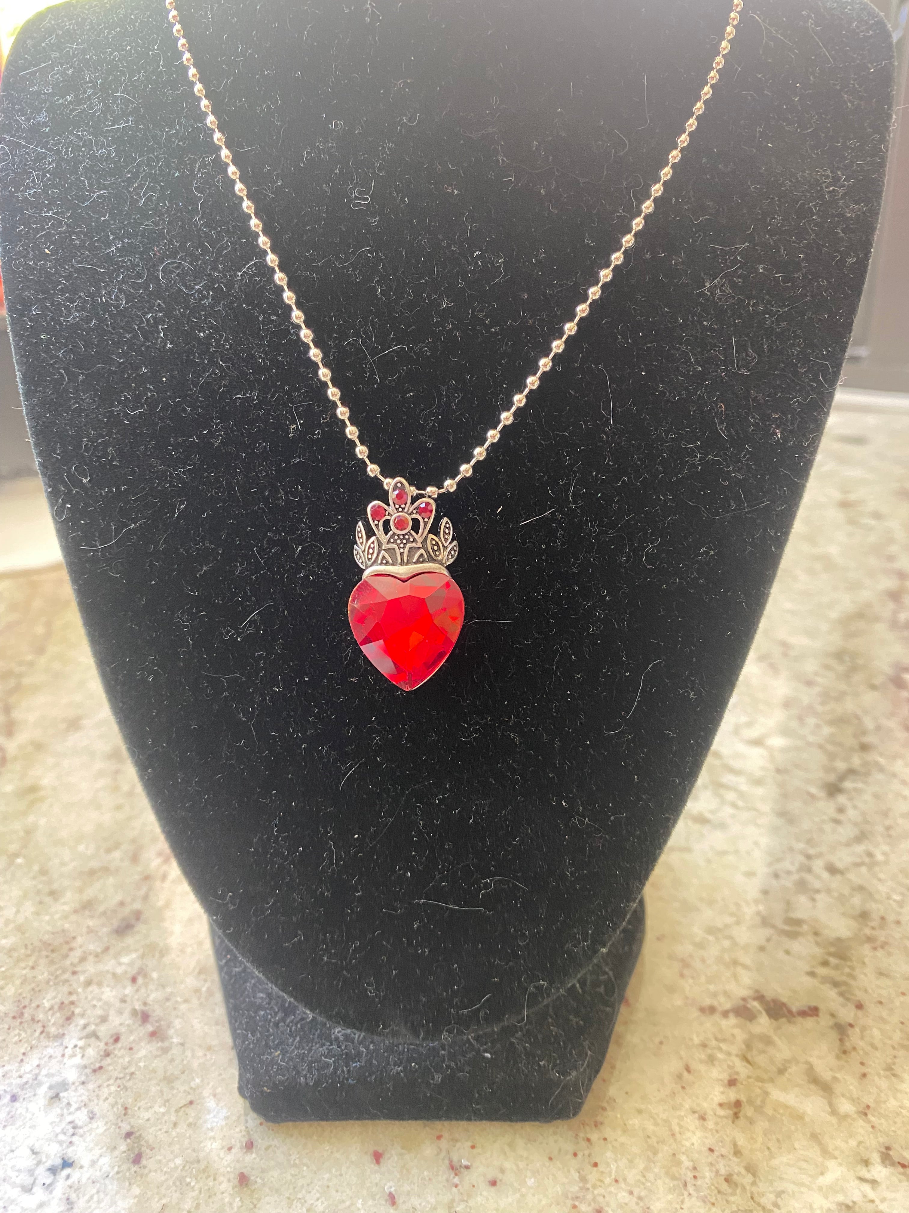 Descendants; Evie Inspired Necklace