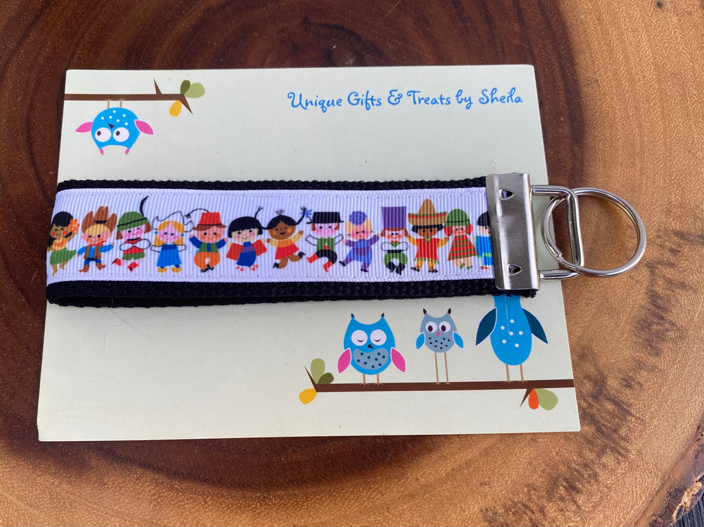 Small World;Dolls Keychain;Keyfob