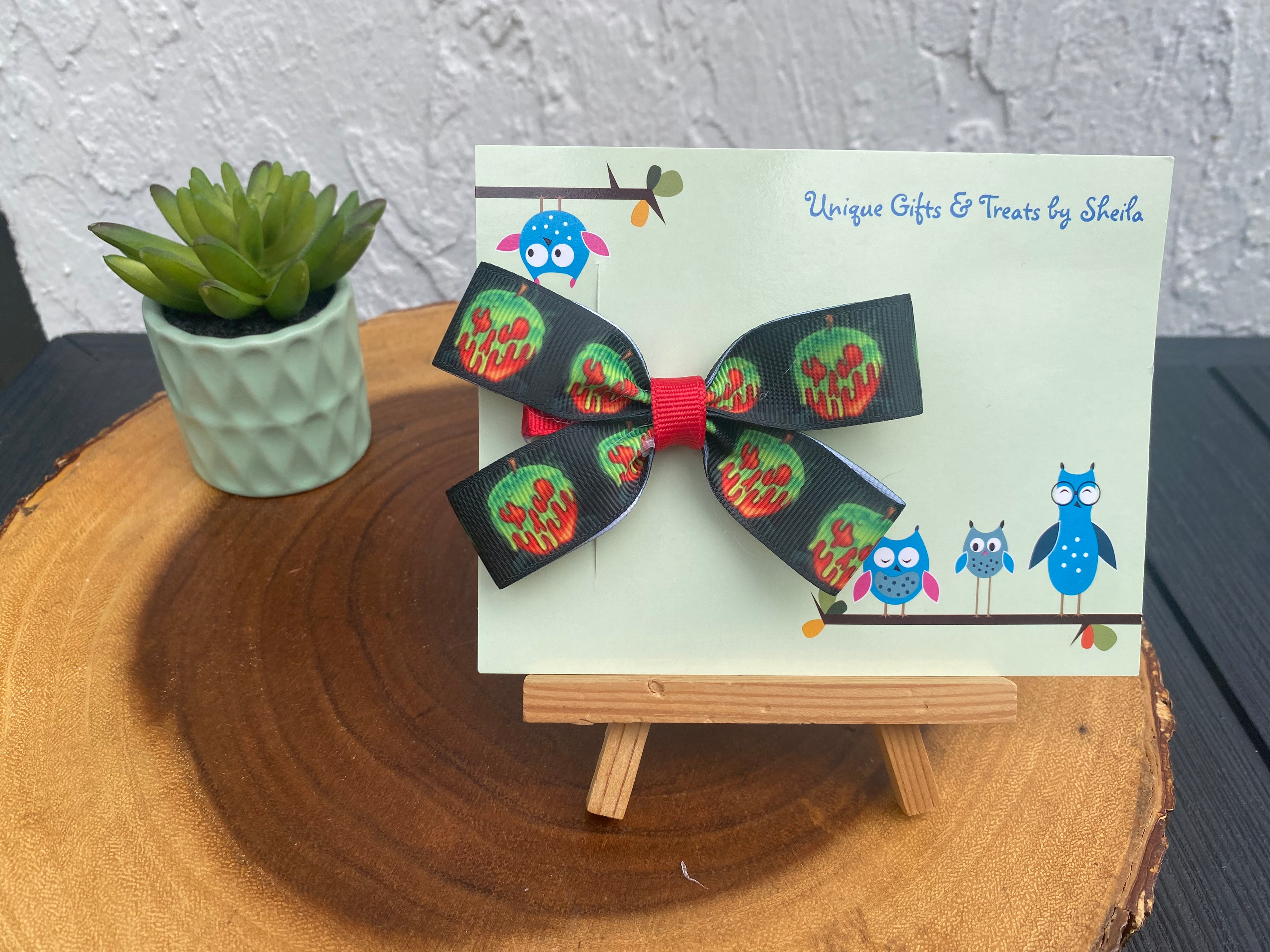 Poison Apple Hairbow