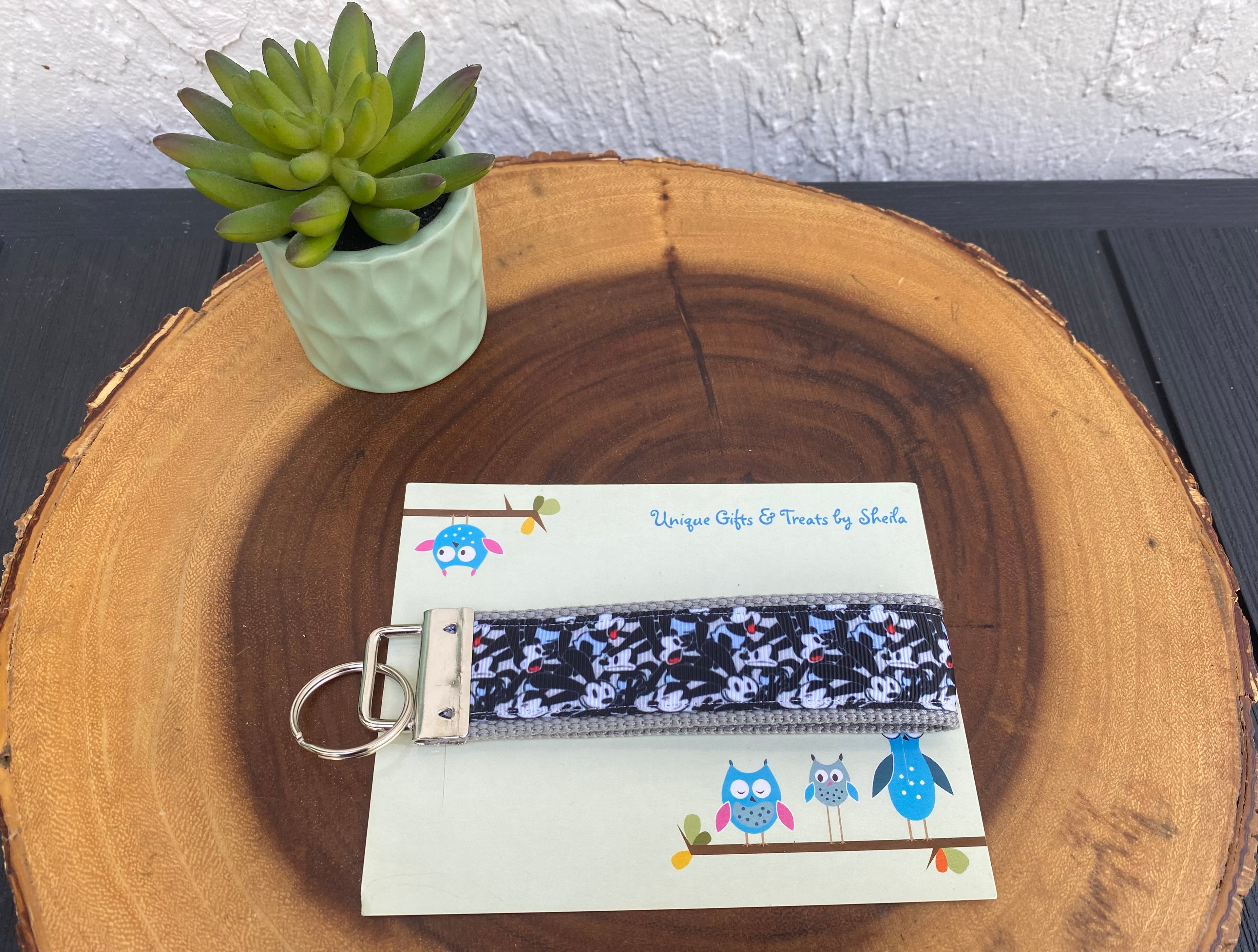 Oswald The Lucky Rabbit Keychain;Keyfob