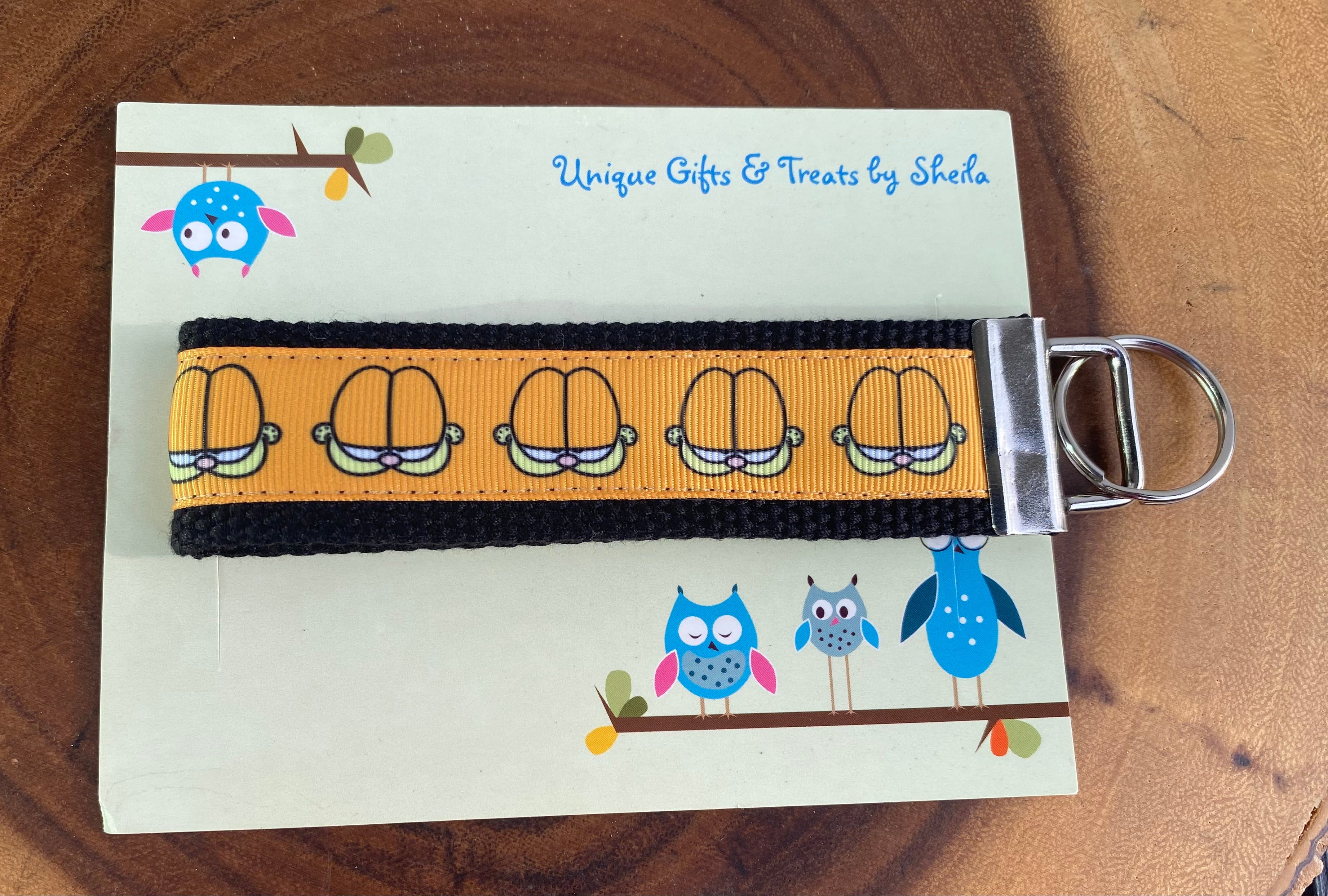 Lasagna Eating Cat; Cartoon Cat Keychain; Keyfob