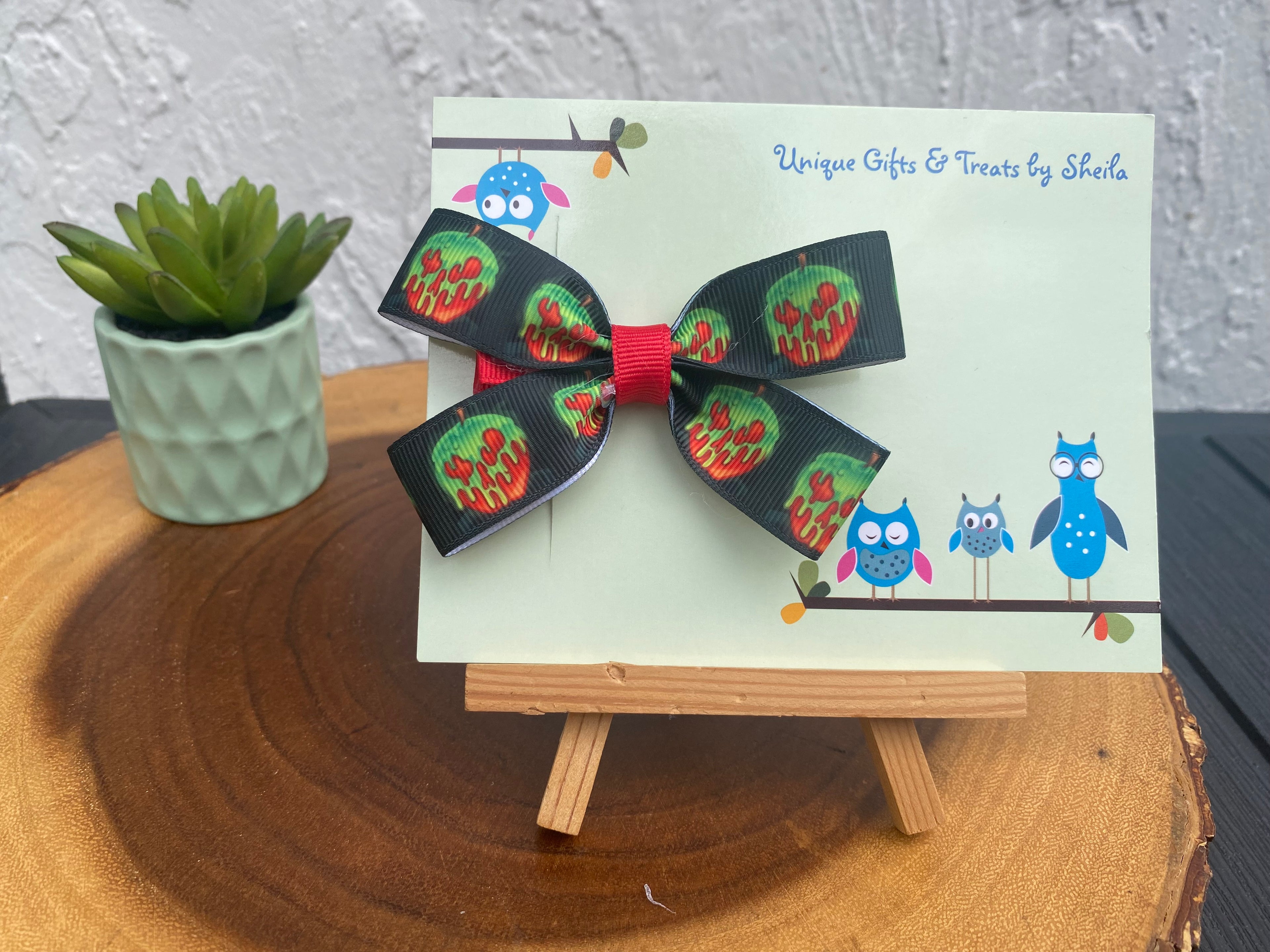 Poison Apple Hairbow