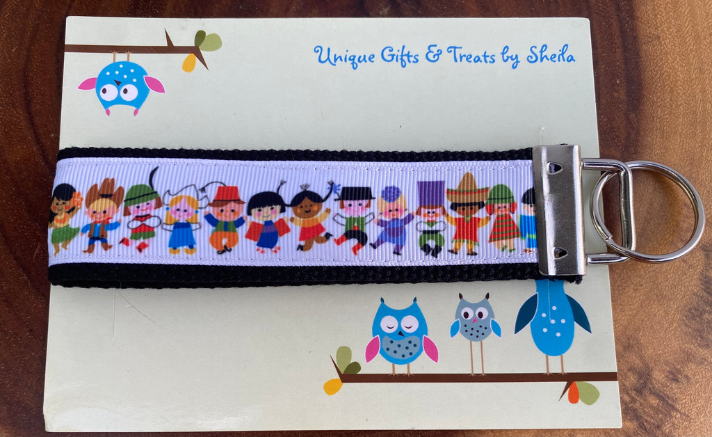 Small World;Dolls Keychain;Keyfob