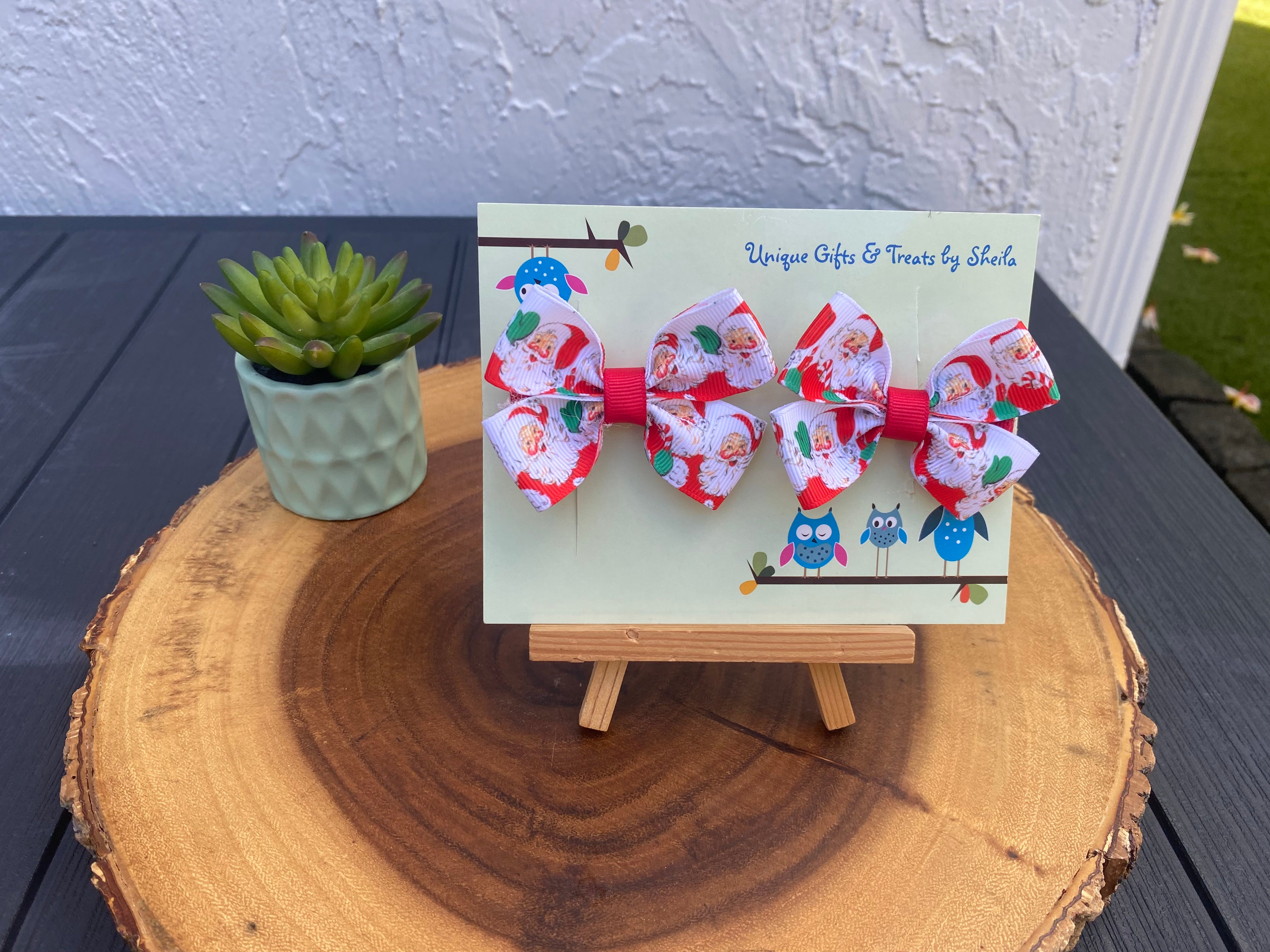 Classic Santa Hairbows; Christmas Hairbows