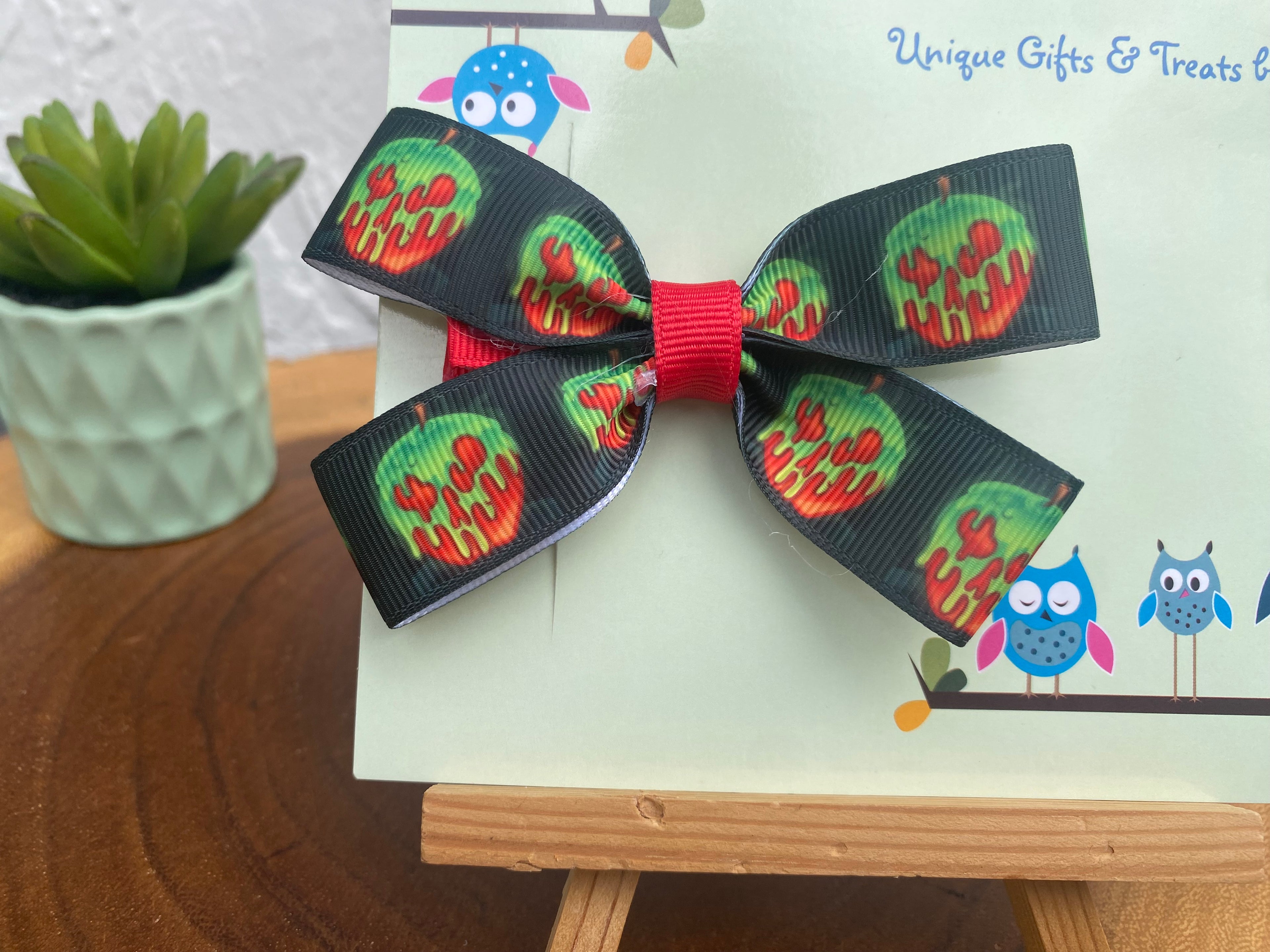 Poison Apple Hairbow