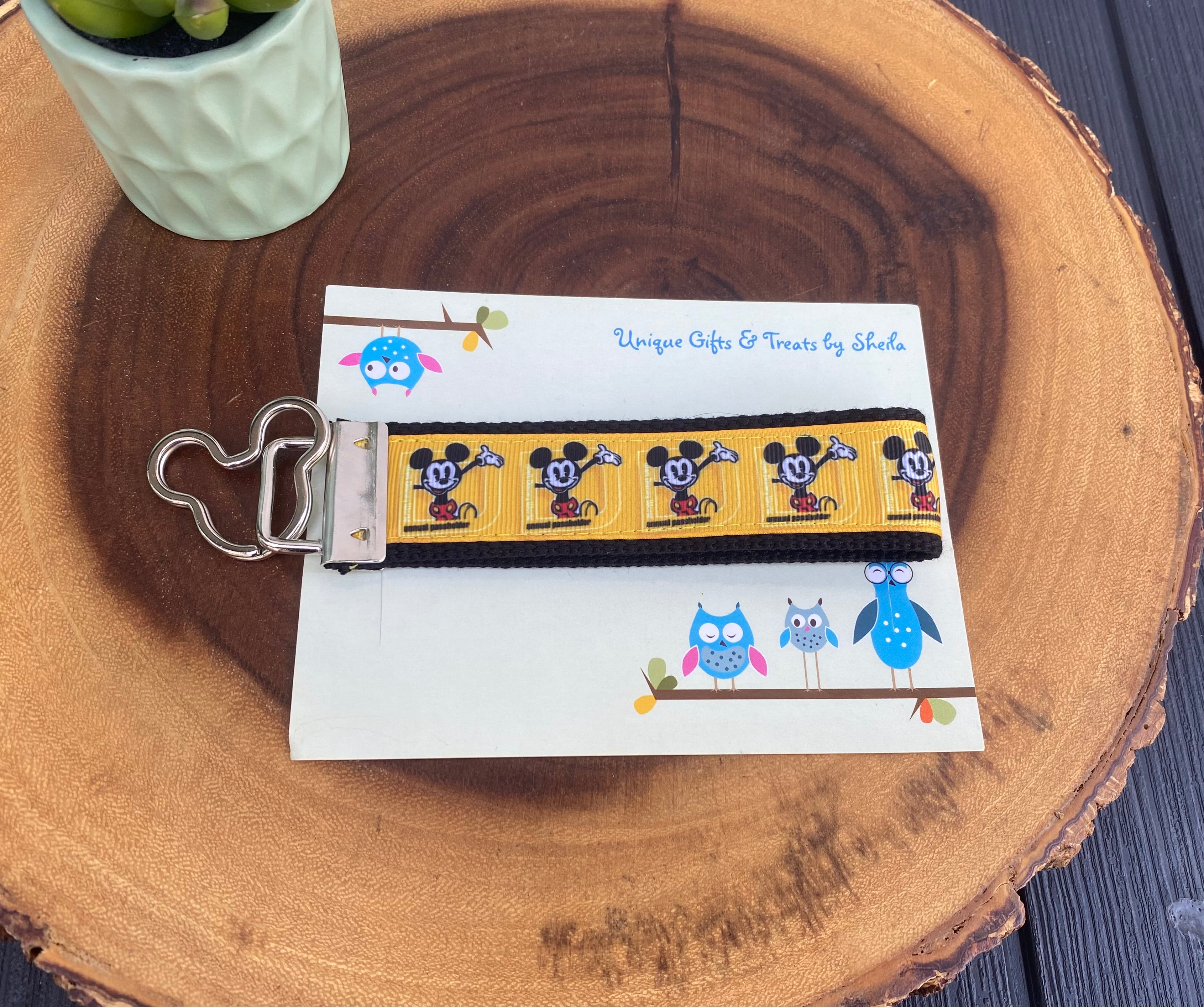 Disney Passholder Keychain; Keyfob