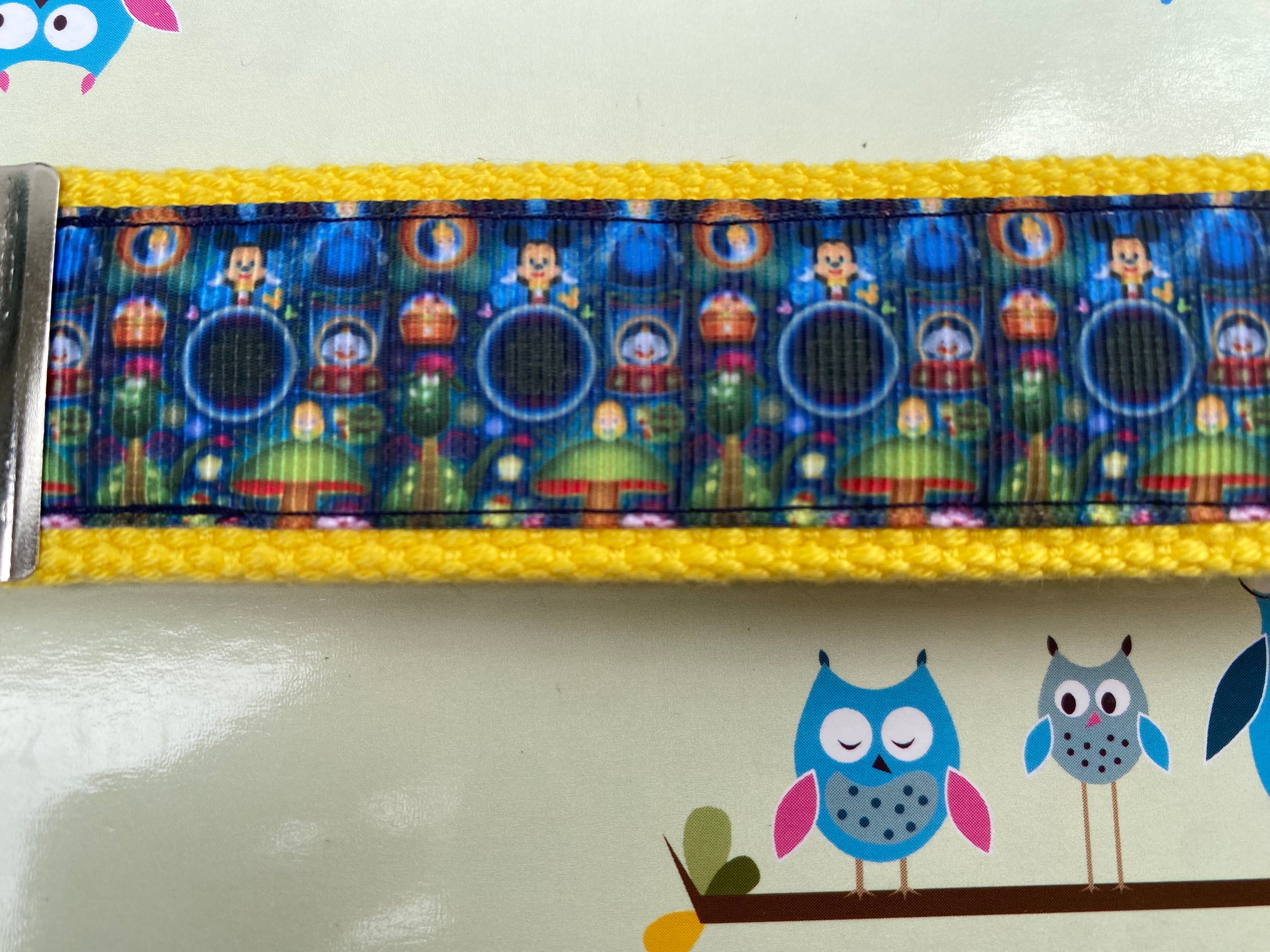 Disney Emoji Electrical Parade Keychain;Keyfob