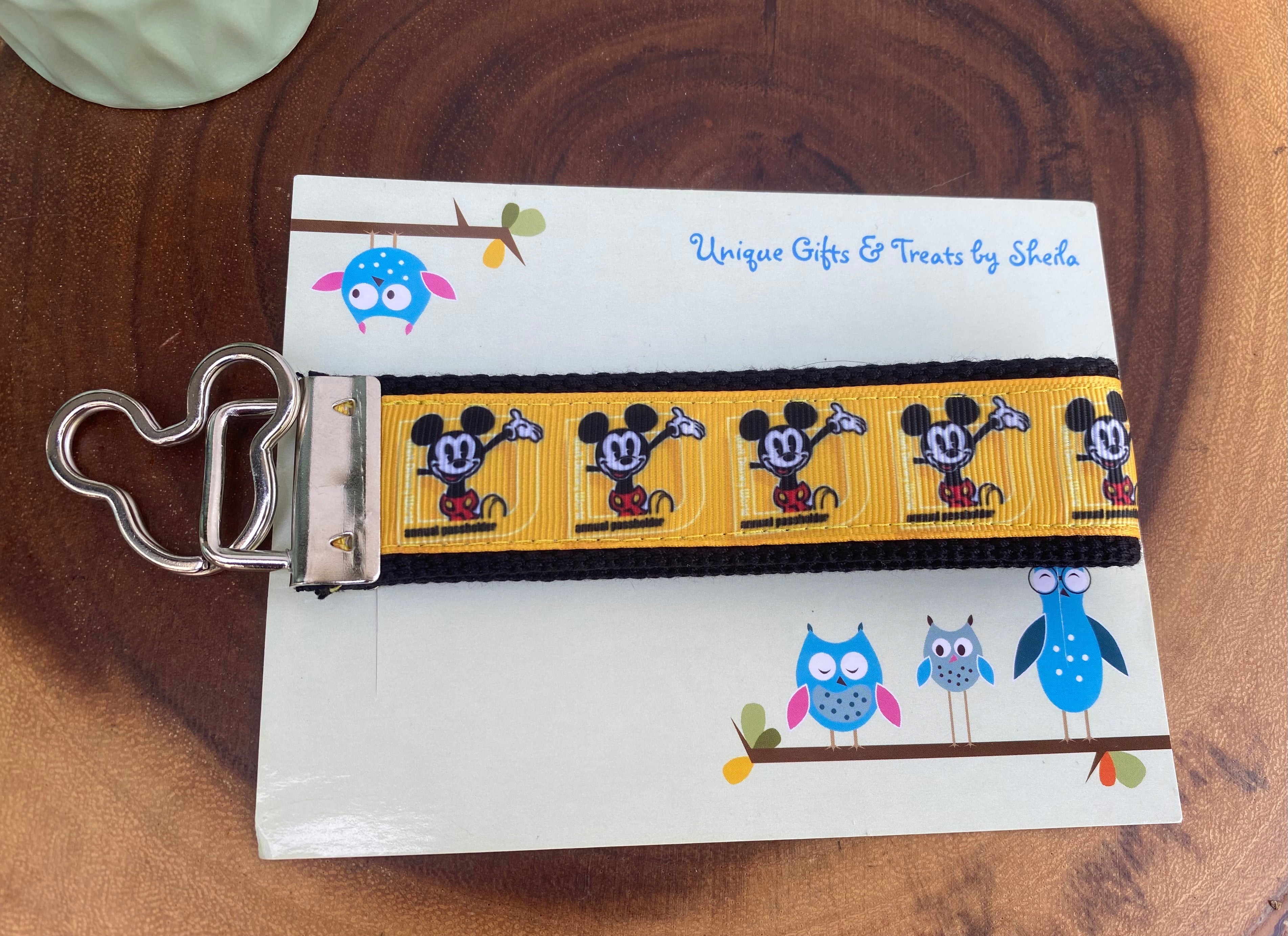 Disney Passholder Keychain; Keyfob