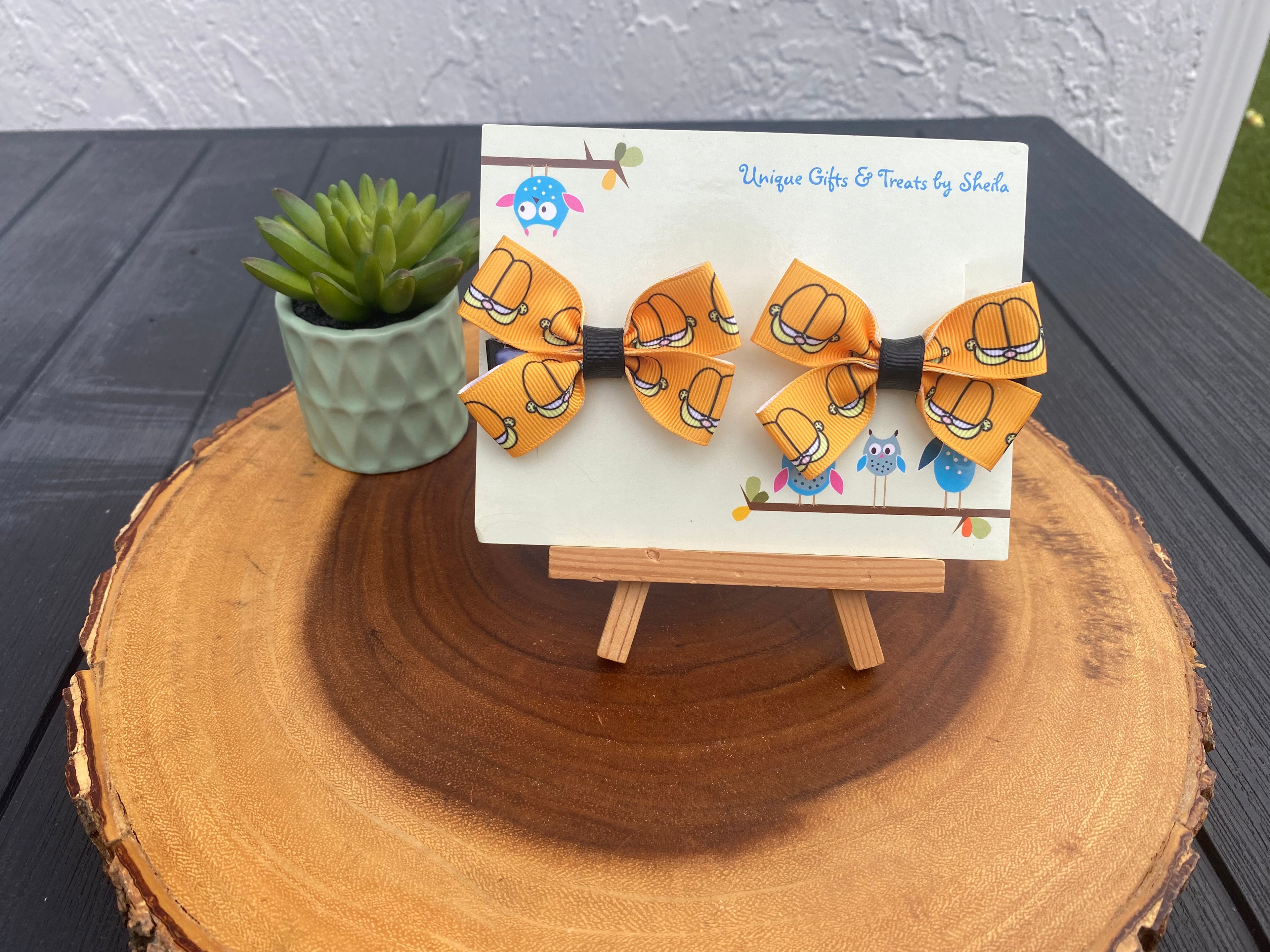 1980’s Orange Lasagna Eating Cat Hairbows
