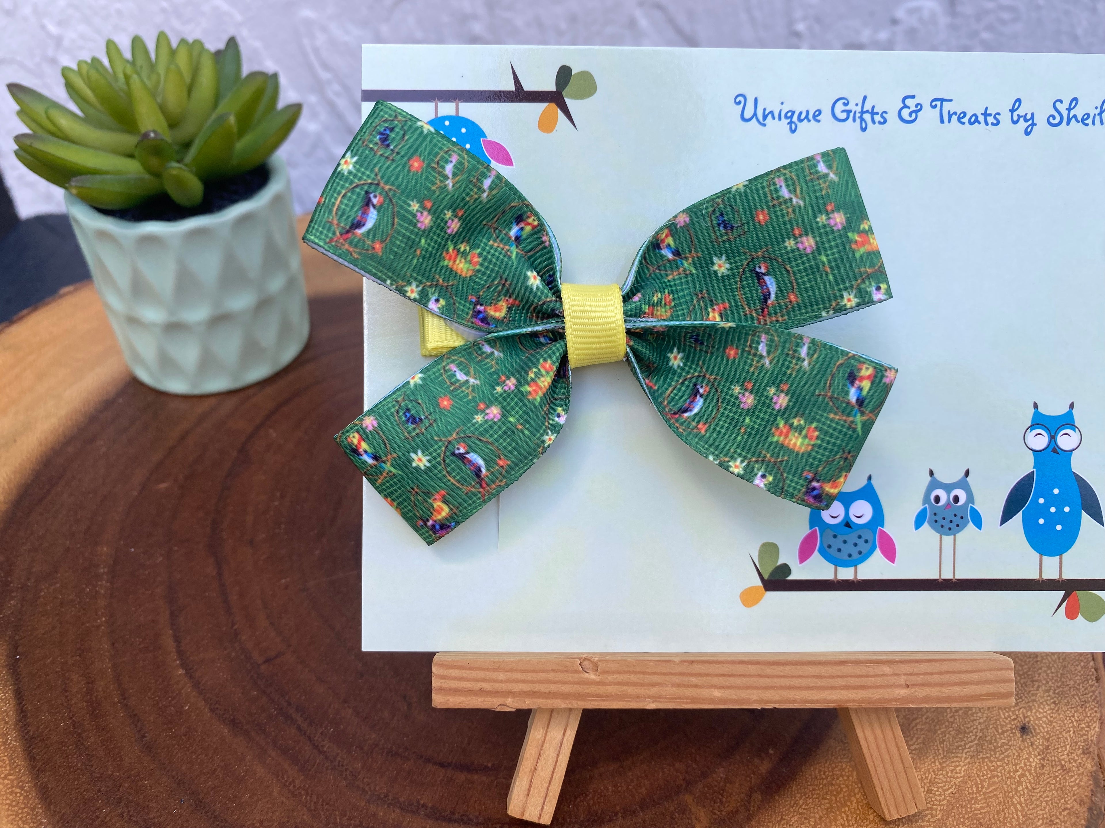 Tiki Room; Parrots Hairbow