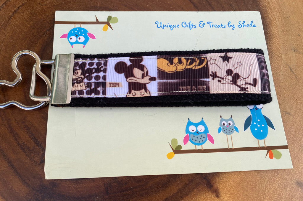 Retro Mickey Keychain;Keyfob