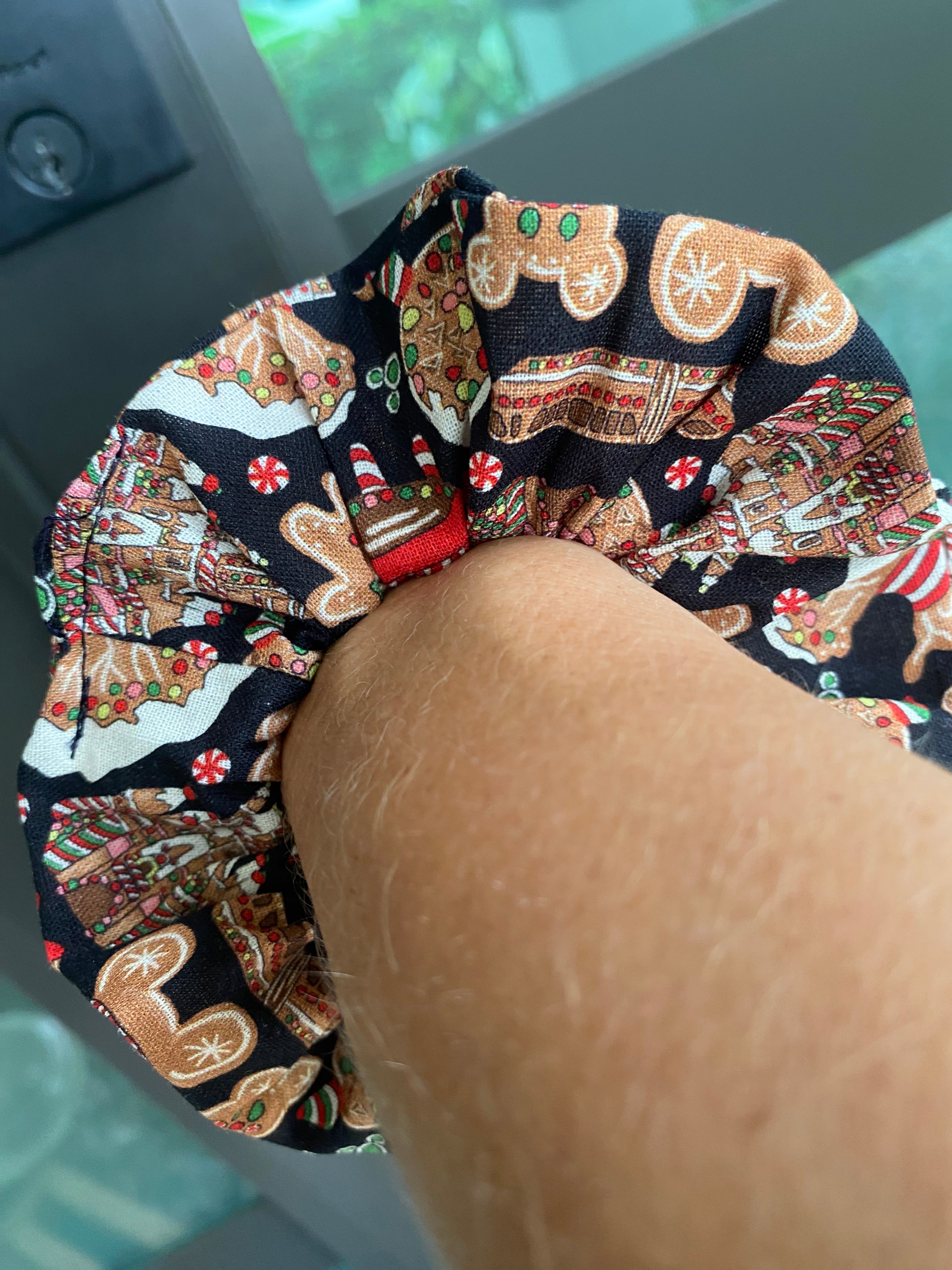 Disney Christmas; Gingerbread House Scrunchie