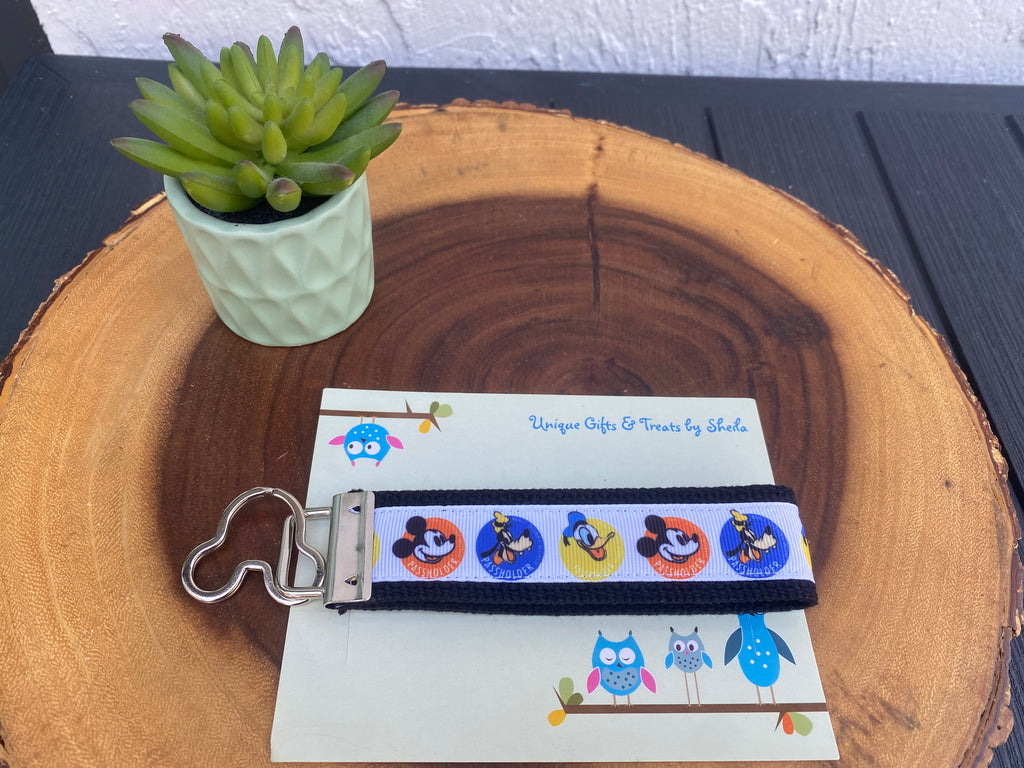 Disney Passholder Keychain;Keyfob