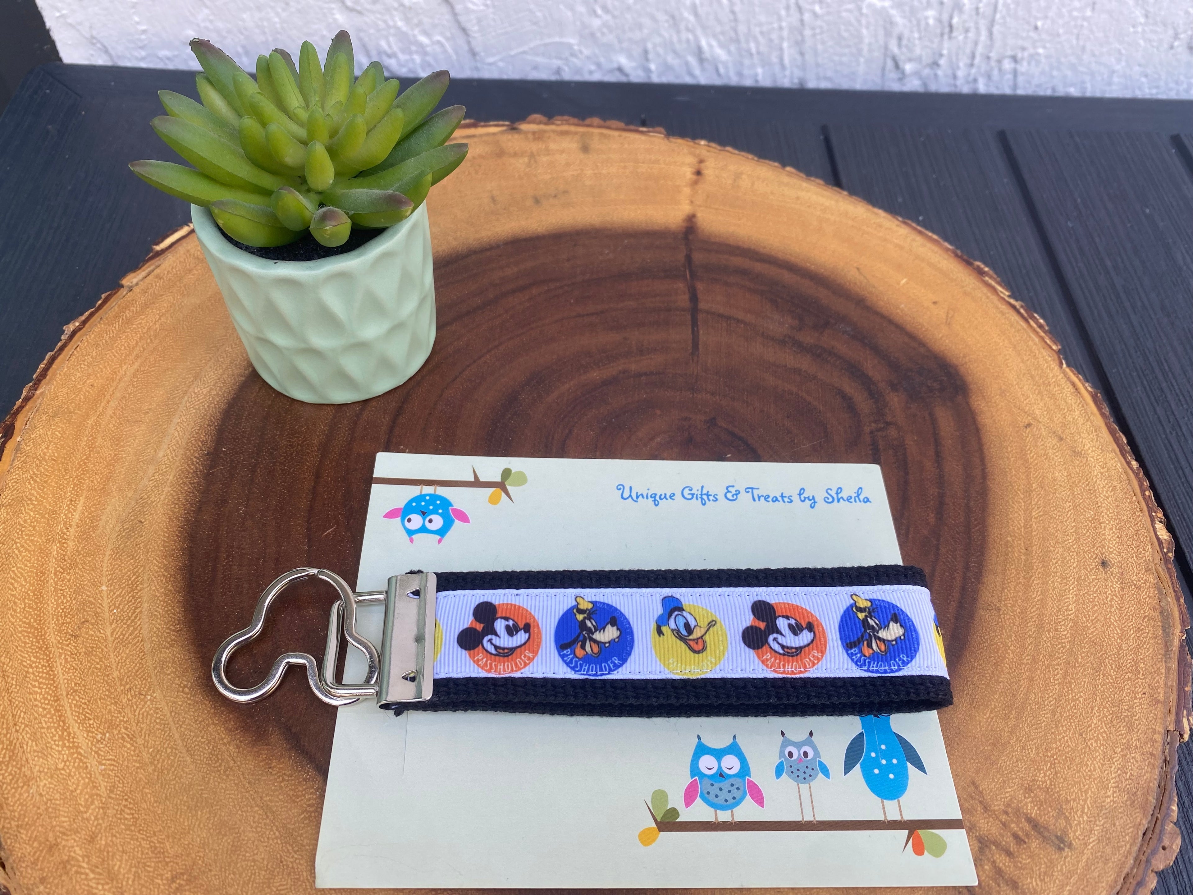Disney Passholder Keychain;Keyfob