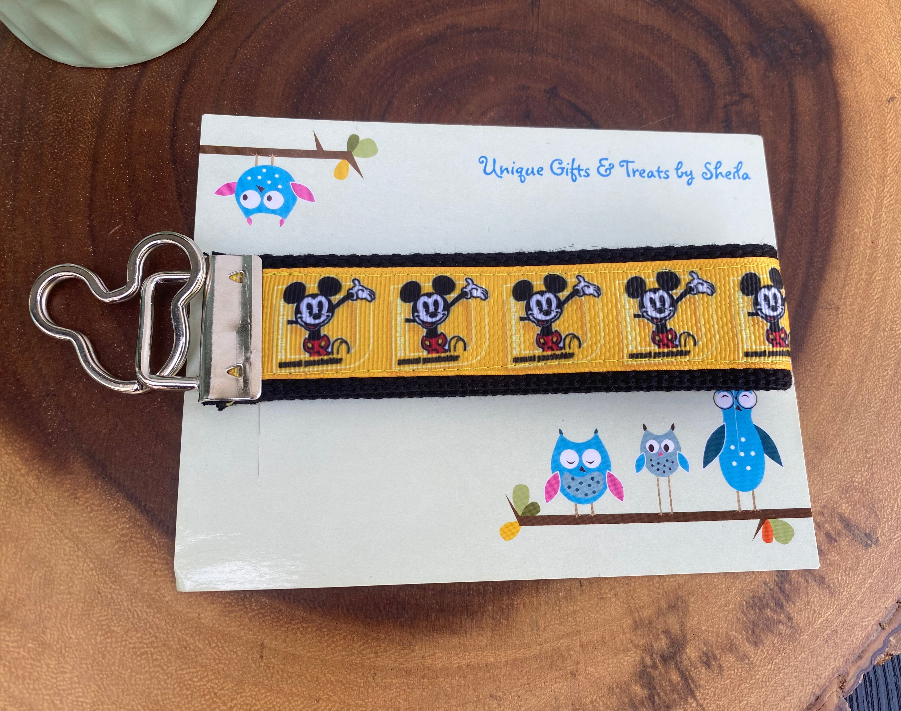 Disney Passholder Keychain; Keyfob