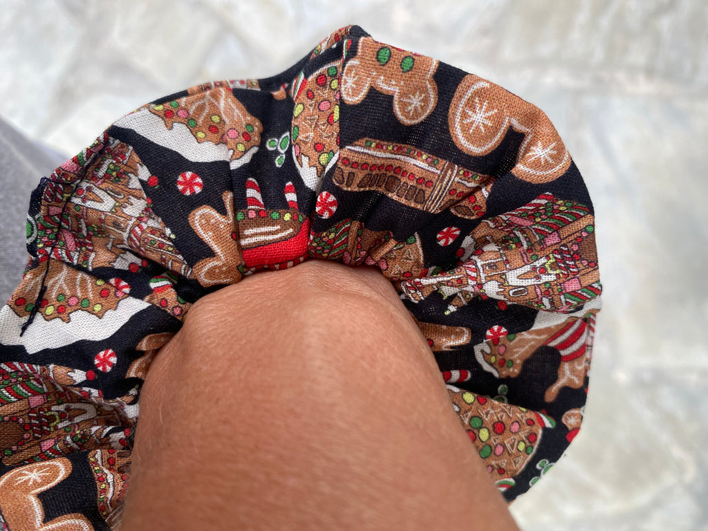 Disney Christmas; Gingerbread House Scrunchie