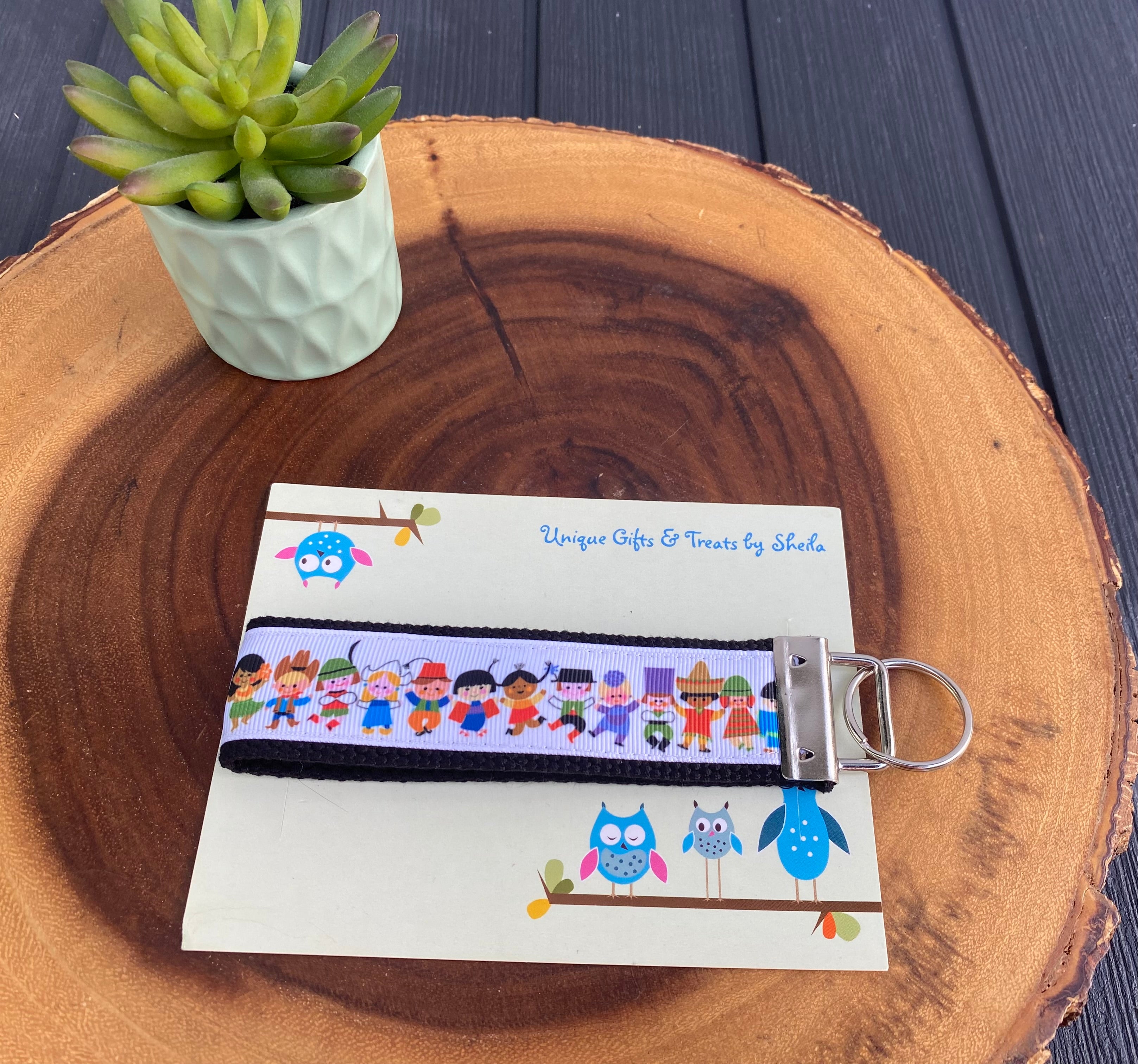 Small World;Dolls Keychain;Keyfob