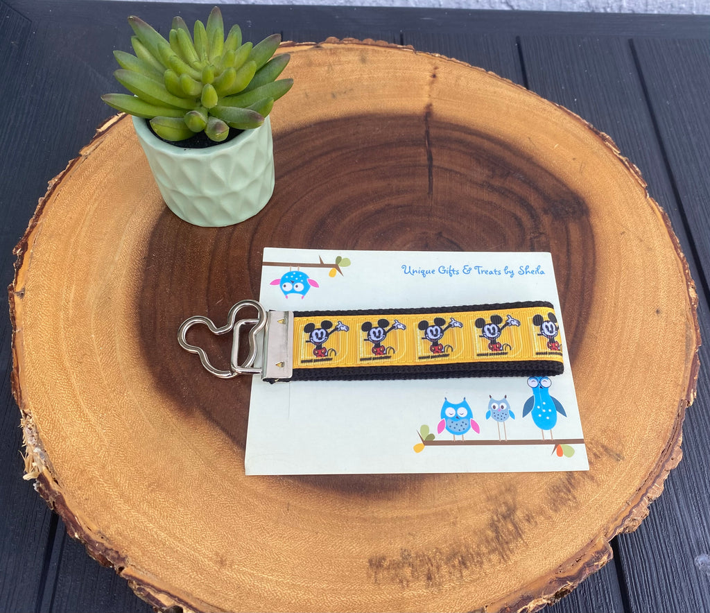 Disney Passholder Keychain; Keyfob