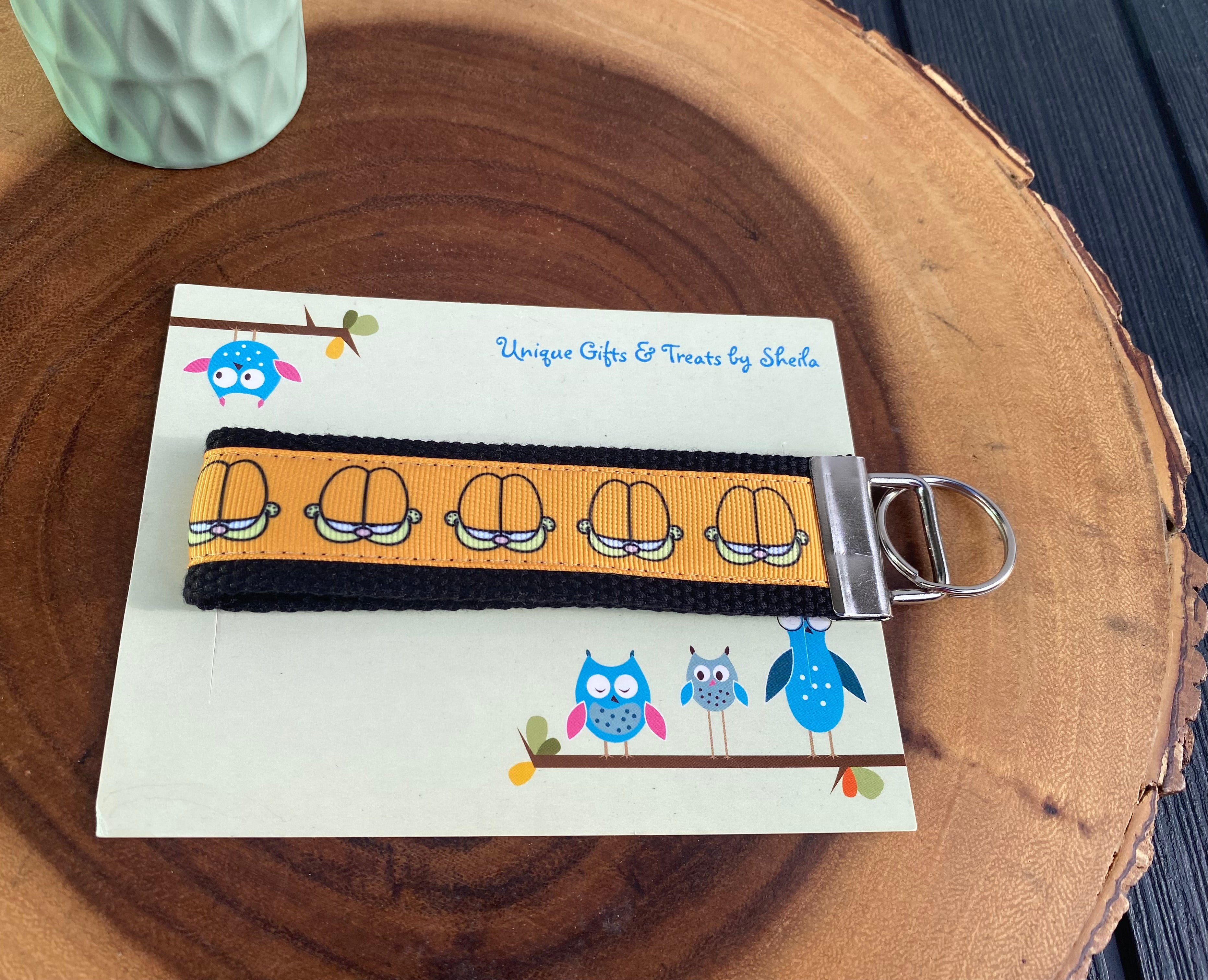 Lasagna Eating Cat; Cartoon Cat Keychain; Keyfob