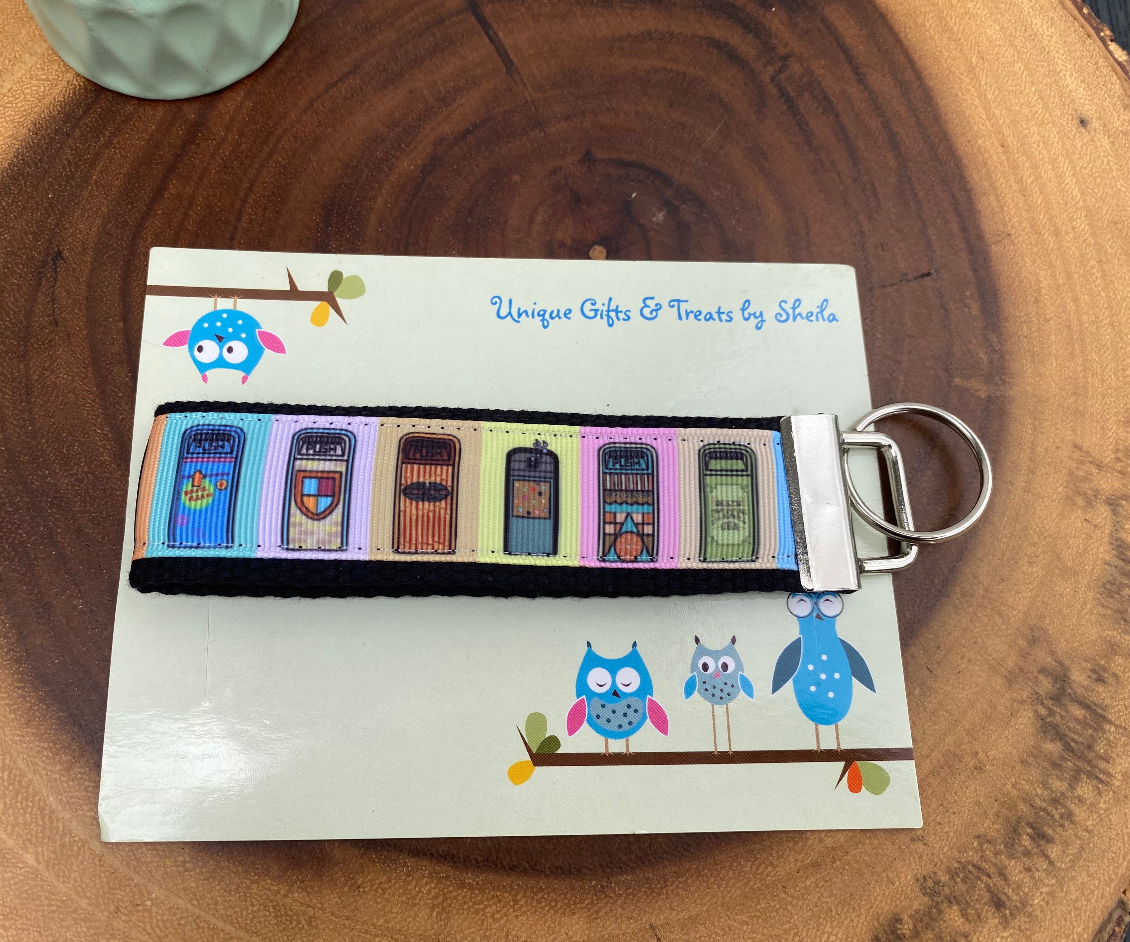 Disney Garbage Cans Keychain;Keyfob