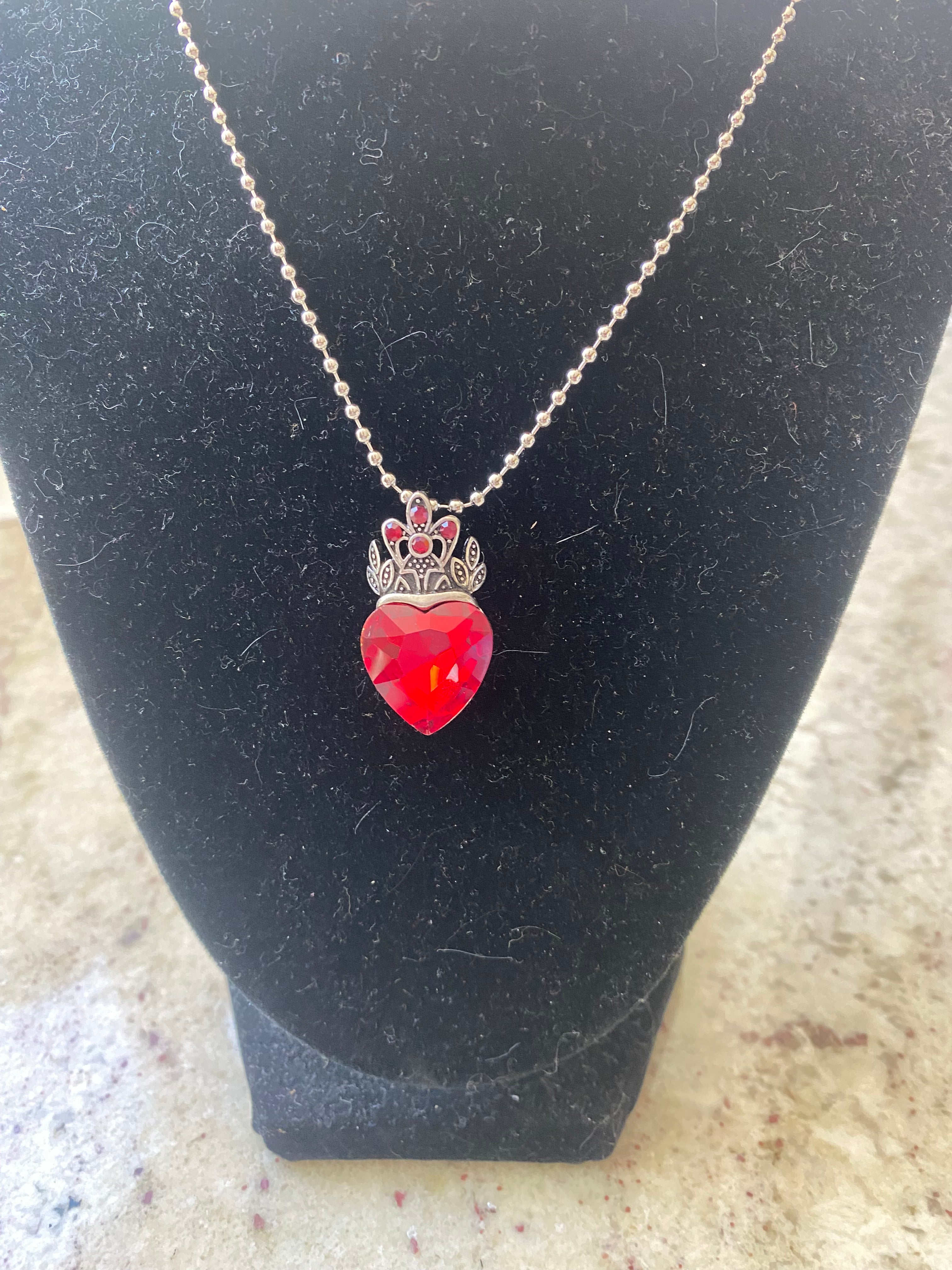 Descendants; Evie Inspired Necklace