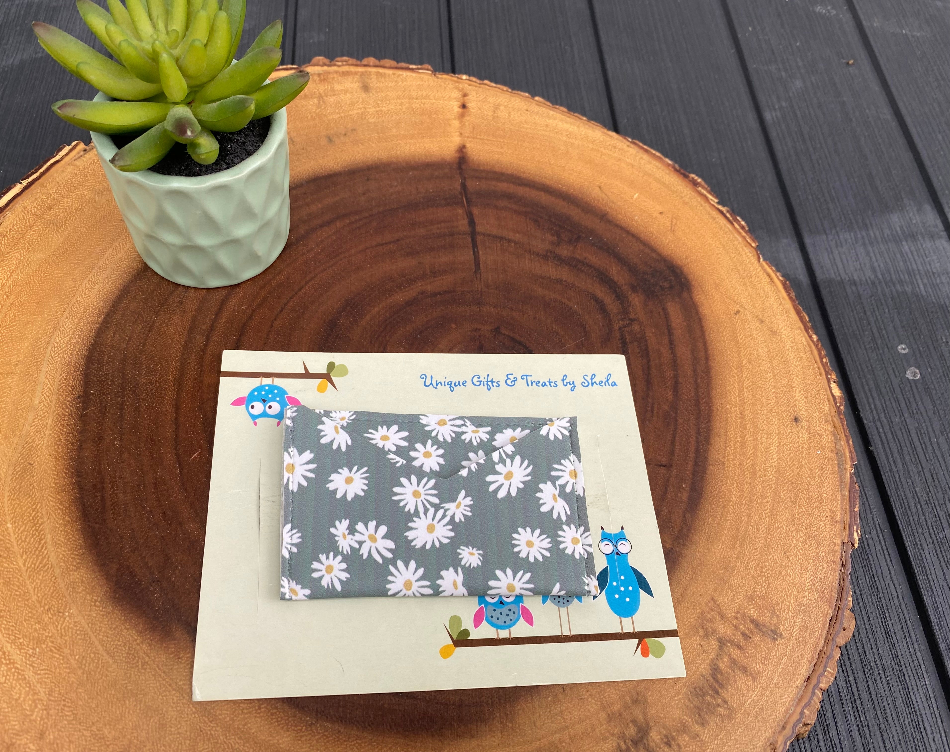 Daisy; Flower Gift Card Holder