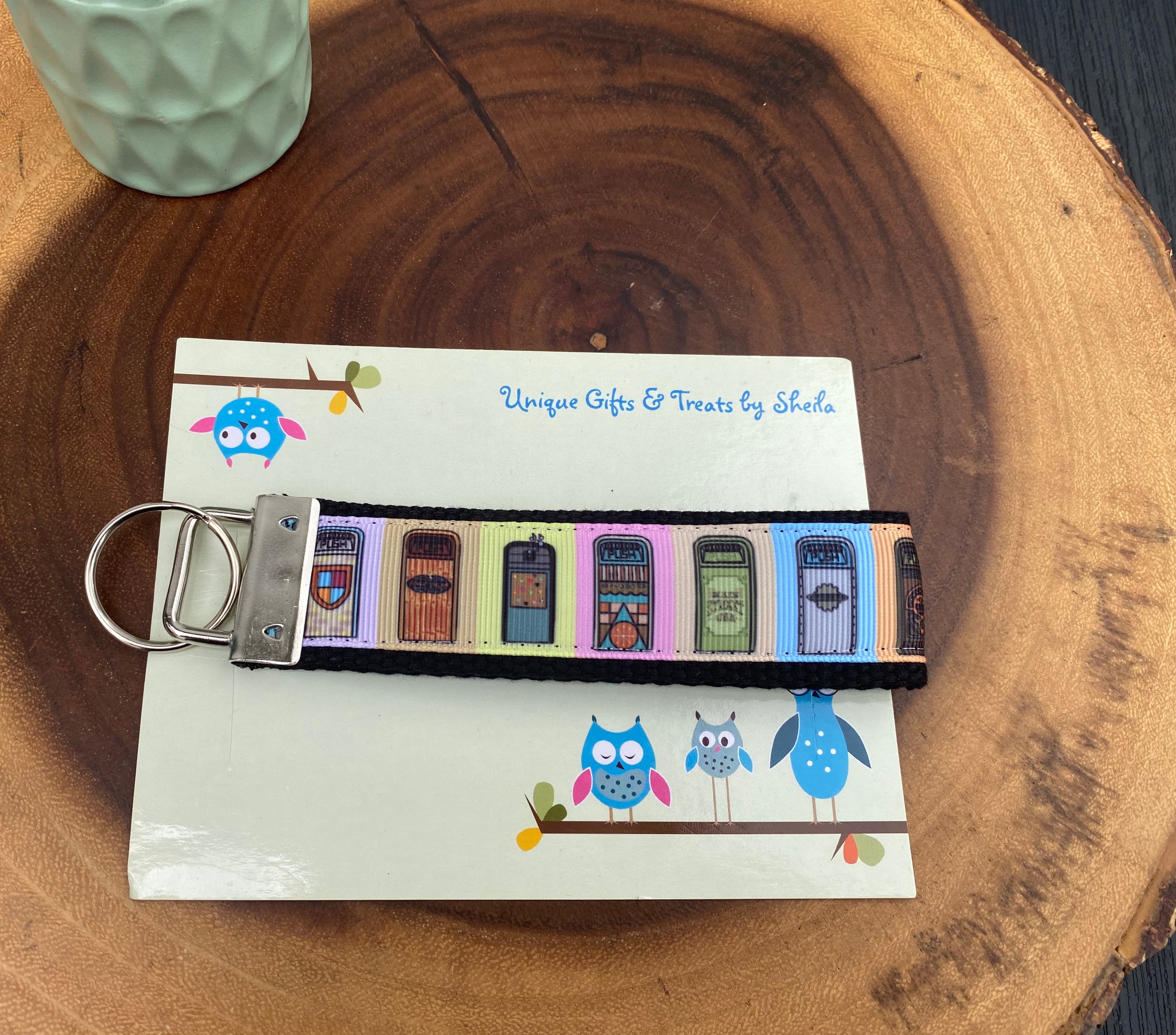 Disney Garbage Cans Keychain;Keyfob