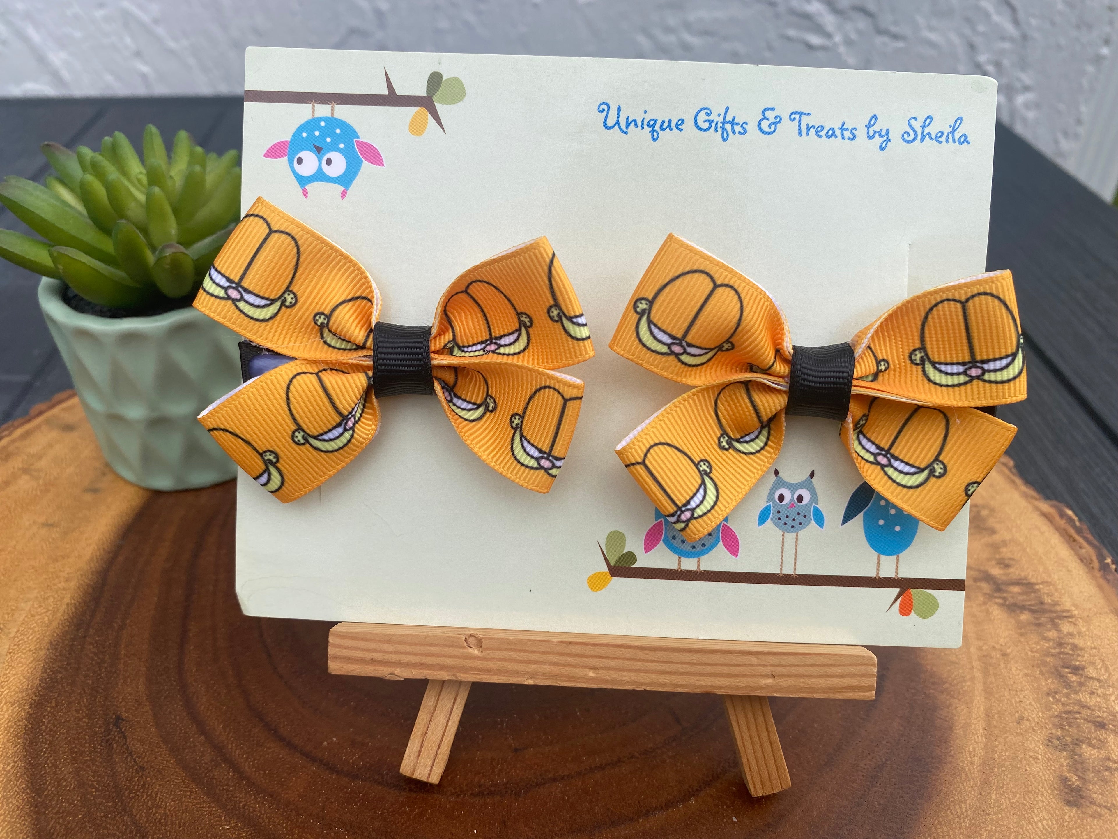 1980’s Orange Lasagna Eating Cat Hairbows
