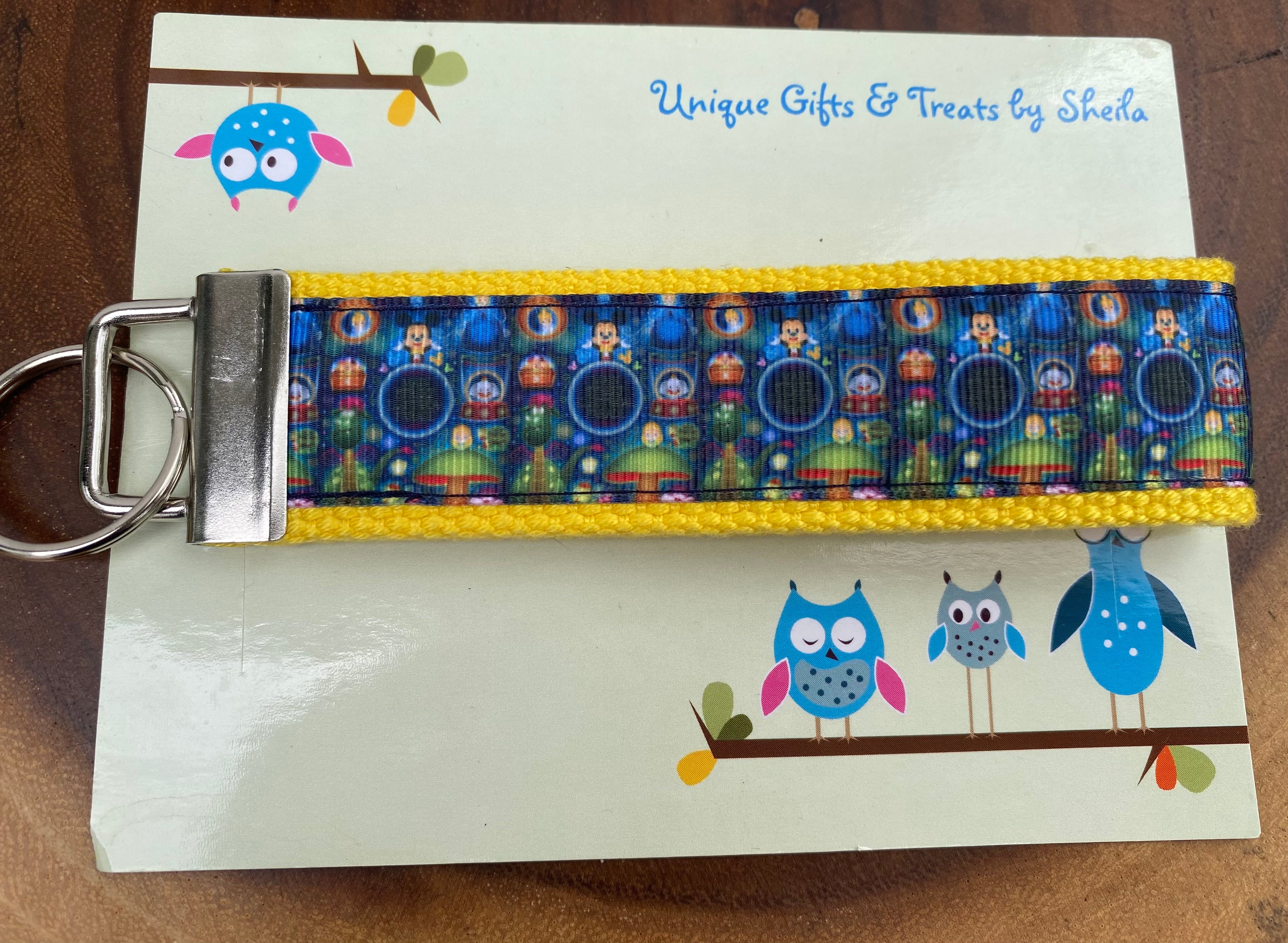 Disney Emoji Electrical Parade Keychain;Keyfob