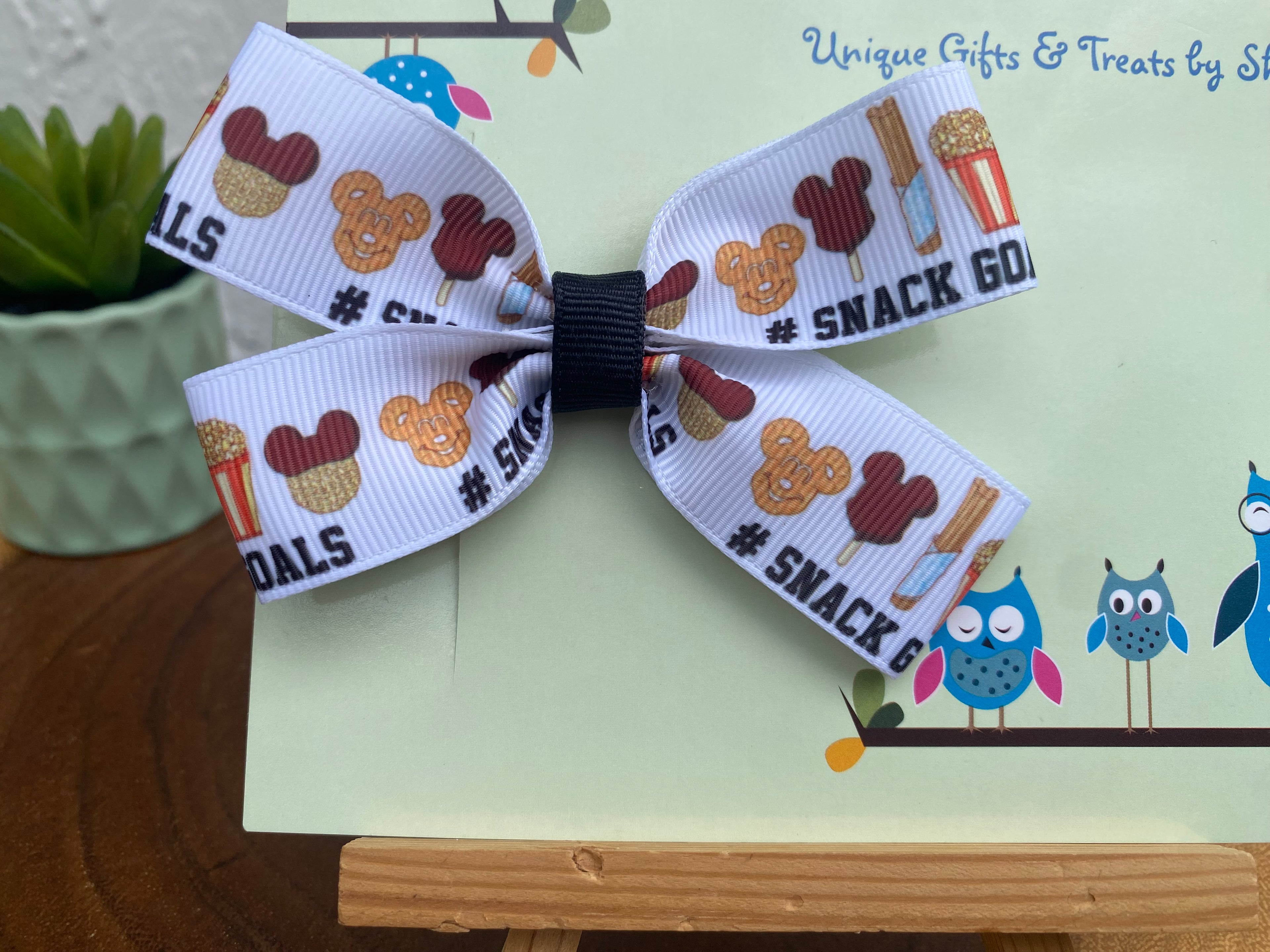 Snack Goals Hairbow